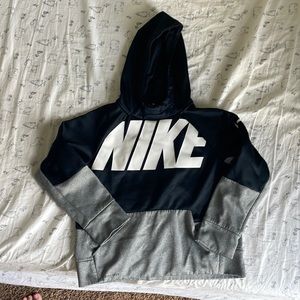 Nike hoodie size small boys
